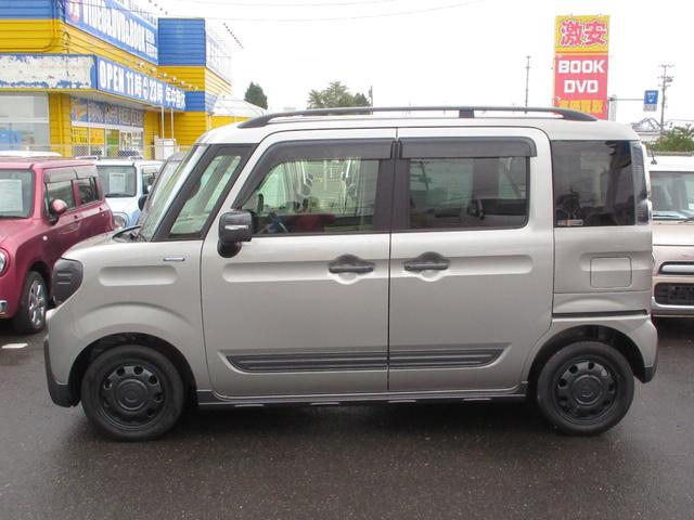 スペーシアギア ハイブリッドＸＺ　ターボ　４ＷＤ　両側電動スライドドア　ナビ　ＴＶ　ＣＤ／ＤＶＤ再生　Ｂｌｕｅｔｏｏｔｈ接続　ＥＴＣ　シートヒーターＬ／Ｒ　クルーズコントロール　レーンキープアシスト　デュアルセンサーブレーキサポート（10枚目）