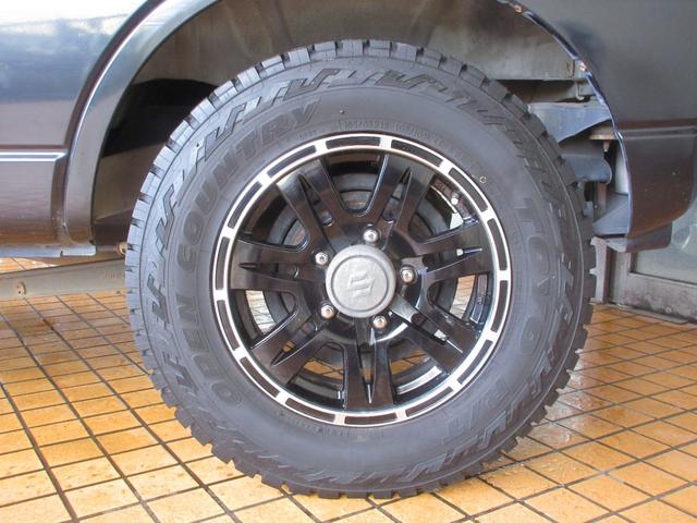 ジムニー ワイルドウインド　切替式４ＷＤ　ターボ　５ＭＴ　キーレス　純正オーディオ　ＣＤ　ＥＴＣ　シートヒーター　フォグライト　電動格納ミラー　ルーフレール付　社外アルミホイール　ＡＢＳ　無修復歴車（26枚目）