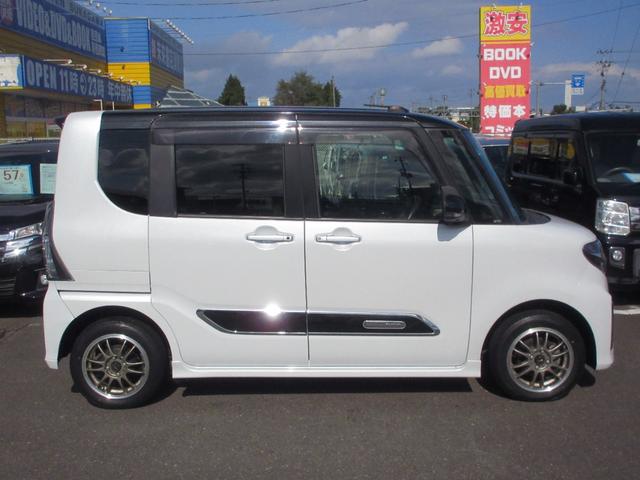 タント カスタムＲＳスタイルセレクション　４ＷＤ　ターボ　両側電動スライドドア　スマートキー　ＥＴＣ　シートヒーター　オートライト　ＬＥＤライト　フォグライト　横滑り防止機能　障害物センサー　レーンキープアシスト　ブレーキサポート（8枚目）