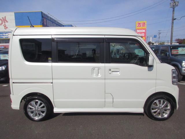 タウンボックス Ｇ　４ＷＤ　ターボ　電動スライドドア　衝突軽減ブレーキ　シートヒーター　ＣＤ　Ｂｌｕｅｔｏｏｔｈ　ＵＳＢ　ＨＩＤ　ＥＴＣ　ドライブレコーダー　プッシュスタート　横滑り防止　フォグライト　オートライト（8枚目）