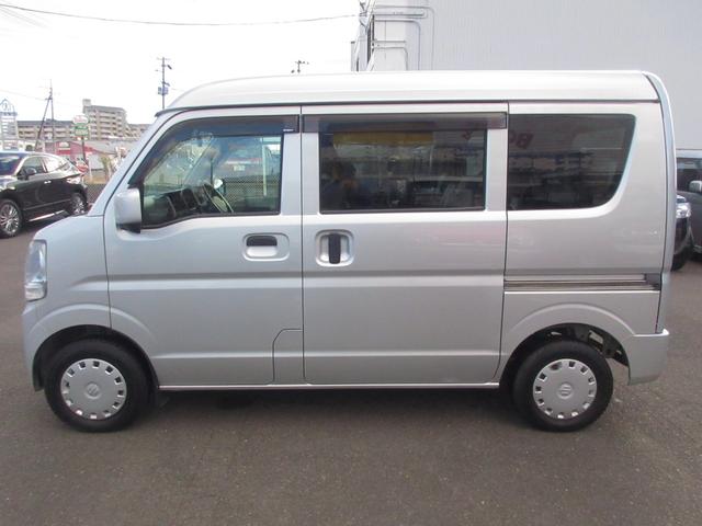 エブリイ ジョインターボ　４ＷＤ　衝突軽減ブレーキ　キーレス　横滑り防止　全席パワーウィンドウ　タイミングチェーン　フォグライト（10枚目）