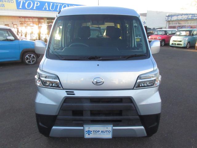 ハイゼットカーゴ クルーズターボＳＡＩＩＩ　４ＷＤ　衝突軽減ブレーキ　ＬＥＤヘッドライト　キーレス　ＣＤ　ＵＳＢ　ＡＵＸ　横滑り防止　コーナーセンサー　オートハイビーム　オートライト　ＡＢＳ　レーンキープアシスト（4枚目）