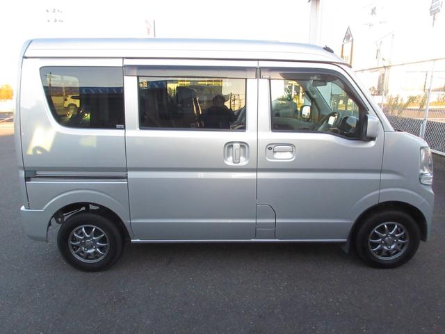 エブリイ ジョインターボ　ハイルーフ　４ＷＤ　修復歴無し　ナビ　フルセグ　ＥＴＣ　Ｂｌｕｅｔｏｏｔｈ接続　バックカメラ　ＣＤ　ＤＶＤ　衝突軽減ブレーキ　踏み間違い防止　クリアランスソナー　横滑り防止　ＡＢＳ　キーレス（8枚目）