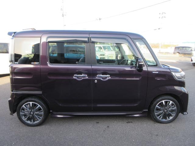 スペーシアカスタム ハイブリッドＸＳターボ　４ＷＤ　修復歴無し　両側オートスライドドア　ナビ　フルセグ　衝突軽減ブレーキ　シートヒーター　Ｂｌｕｅｔｏｏｔｈ　ＤＶＤ　クルーズコントロール　クリアランスソナー　レーンキープ　オートハイビーム（7枚目）