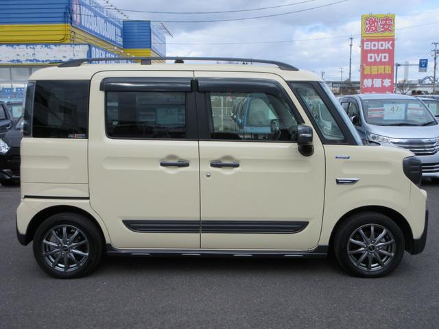 スペーシアギア ハイブリッドＸＺ　４ＷＤ　両側電動スライドドア　ナビ　ＴＶ　シートヒーター　衝突軽減ブレーキ　　ＤＶＤ　ＬＥＤヘッドライト　アダプティブクルーズコントロール　レーンキープアシスト　クリアランスソナー　プッシュスタート（7枚目）