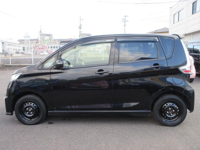 デイズ ライダー　ハイウェイスター　Ｇターボ　４ＷＤ　ナビ　アラウンドビューモニター　ＴＶ　衝突軽減ブレーキ　ＣＤ　ＤＶＤ　シートヒーター　横滑り防止　電動格納ミラー　プッシュスタート　ＡＢＳ　ＨＩＤ　フォグライト　オートライト　オートハイビーム（9枚目）