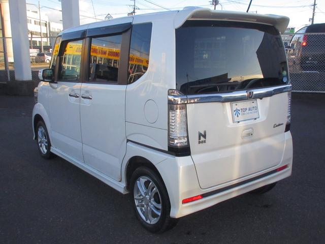 Ｎ－ＢＯＸカスタム Ｇ　ＳＳパッケージ　４ＷＤ　両側電動スライドドア　衝突軽減ブレーキ　シートヒーター　踏み間違い防止　横滑り防止　プッシュスタート　ＨＩＤ　オートライト　フォグライト　アルミホイール　ベンチシート　ＡＢＳ　電動格納ミラー（17枚目）