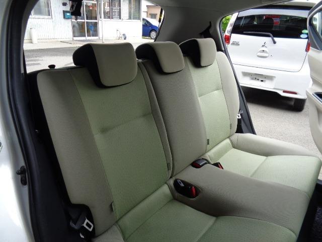 アクア Ｓ　ハイブリッド　プッシュスタート　フルセグ　ＣＤ　ＤＶＤ　Ｂｌｕｅｔｏｏｔｈ（オーディオ）　ＥＴＣ　電動格納ミラー　社外アルミ　運転席＆助手席エアバッグ　盗難防止装置（12枚目）