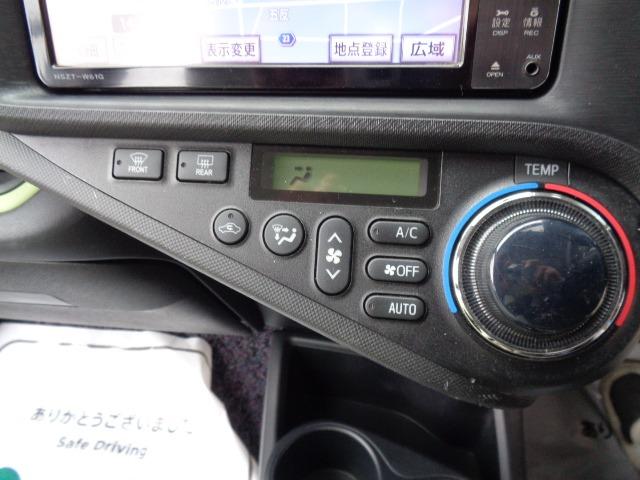 アクア Ｓ　ハイブリッド　プッシュスタート　フルセグ　ＣＤ　ＤＶＤ　Ｂｌｕｅｔｏｏｔｈ（オーディオ）　ＥＴＣ　電動格納ミラー　社外アルミ　運転席＆助手席エアバッグ　盗難防止装置（23枚目）