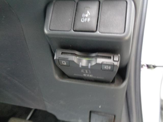 アクア Ｓ　ハイブリッド　プッシュスタート　フルセグ　ＣＤ　ＤＶＤ　Ｂｌｕｅｔｏｏｔｈ（オーディオ）　ＥＴＣ　電動格納ミラー　社外アルミ　運転席＆助手席エアバッグ　盗難防止装置（26枚目）
