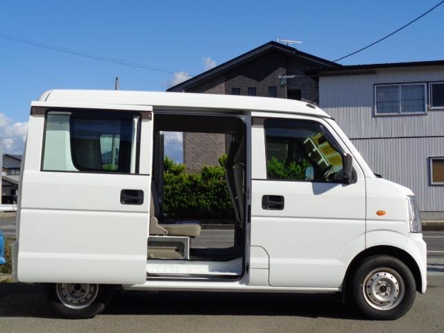 エブリイ ＰＡ　ハイルーフ　４ＷＤ　５速マニュアル　エアコン　パワステ　集中ドアロック　ＦＭ／ＡＭラジオ　ハイルーフ　運転席＆助手席エアバッグ（5枚目）