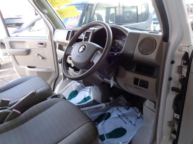 エブリイ ＰＡ　ハイルーフ　４ＷＤ　５速マニュアル　エアコン　パワステ　集中ドアロック　ＦＭ／ＡＭラジオ　ハイルーフ　運転席＆助手席エアバッグ（11枚目）