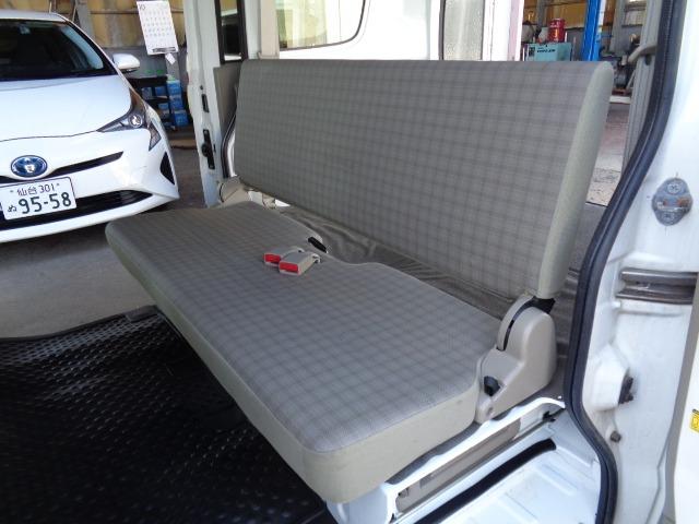エブリイ ＰＡ　ハイルーフ　４ＷＤ　５速マニュアル　エアコン　パワステ　集中ドアロック　ＦＭ／ＡＭラジオ　ハイルーフ　運転席＆助手席エアバッグ（20枚目）