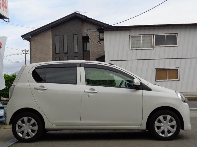 ミライース Ｇｆ　４ＷＤ　キーレス　エコアイドル　ＣＤ　ＦＭ／ＡＭ　電動格納ミラー　横滑り防止装置　ＡＢＳ　運転席＆助手席エアバッグ　盗難防止装置（4枚目）