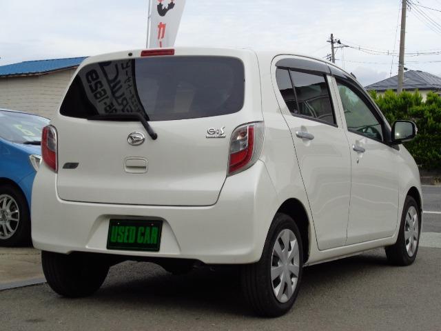 ミライース Ｇｆ　４ＷＤ　キーレス　エコアイドル　ＣＤ　ＦＭ／ＡＭ　電動格納ミラー　横滑り防止装置　ＡＢＳ　運転席＆助手席エアバッグ　盗難防止装置（5枚目）