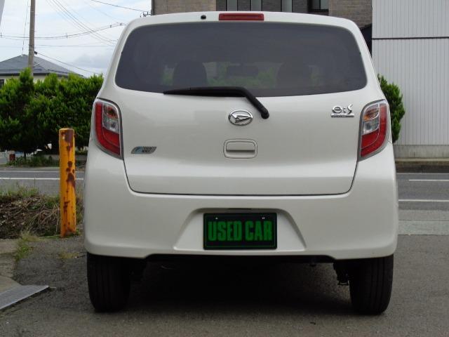 ミライース Ｇｆ　４ＷＤ　キーレス　エコアイドル　ＣＤ　ＦＭ／ＡＭ　電動格納ミラー　横滑り防止装置　ＡＢＳ　運転席＆助手席エアバッグ　盗難防止装置（6枚目）