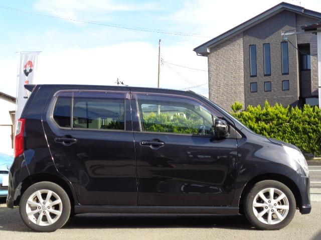 ワゴンR FXリミテッド 4WD プッシュスタート アイドリングストップ CD FM/AM 電動格納ミラー ミラーヒーター シートヒーター 純正アルミ ABS 運転席&助手席エアバッグ 盗難防止装置(4枚目)