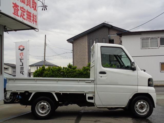 ミニキャブトラック Ｖタイプ　４ＷＤ　５速マニュアル　切替４ＷＤ　パワステ　ＦＭ／ＡＭ　修復歴無し（4枚目）