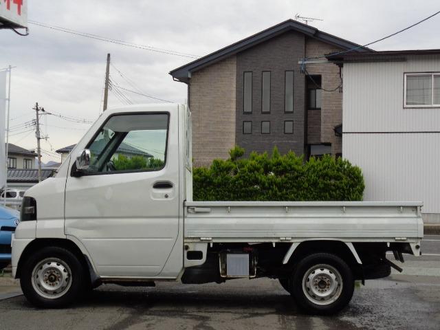 ミニキャブトラック Ｖタイプ　４ＷＤ　５速マニュアル　切替４ＷＤ　パワステ　ＦＭ／ＡＭ　修復歴無し（8枚目）