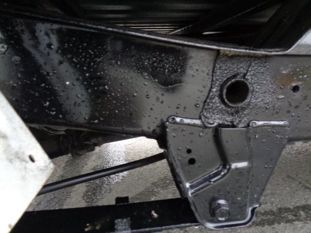 ミニキャブトラック Ｖタイプ　４ＷＤ　５速マニュアル　切替４ＷＤ　パワステ　ＦＭ／ＡＭ　修復歴無し（10枚目）