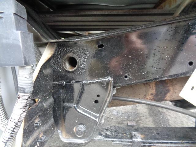 ミニキャブトラック Ｖタイプ　４ＷＤ　５速マニュアル　切替４ＷＤ　パワステ　ＦＭ／ＡＭ　修復歴無し（12枚目）