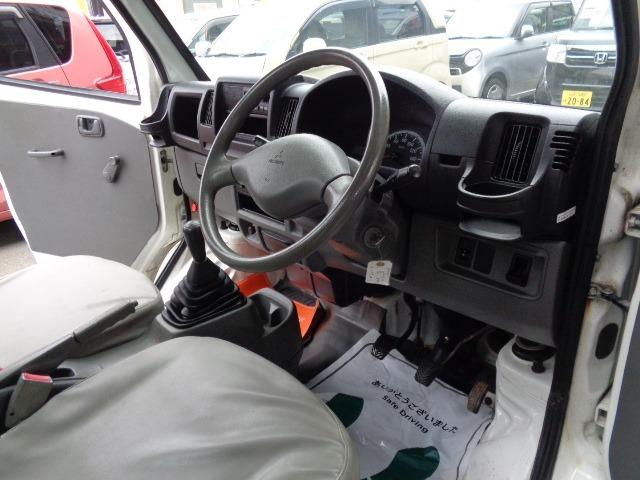 ミニキャブトラック Ｖタイプ　４ＷＤ　５速マニュアル　切替４ＷＤ　パワステ　ＦＭ／ＡＭ　修復歴無し（15枚目）