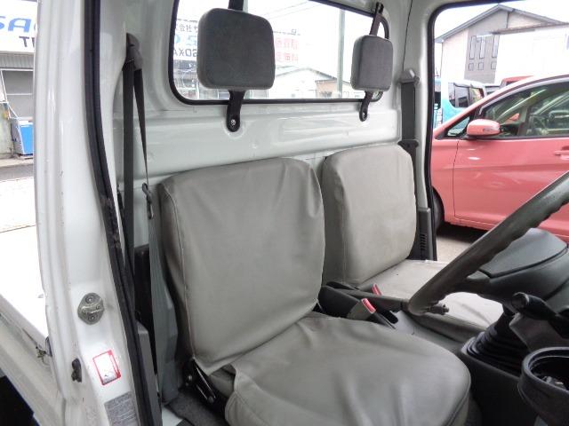 ミニキャブトラック Ｖタイプ　４ＷＤ　５速マニュアル　切替４ＷＤ　パワステ　ＦＭ／ＡＭ　修復歴無し（16枚目）