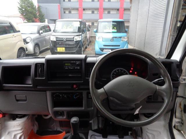 ミニキャブトラック Ｖタイプ　４ＷＤ　５速マニュアル　切替４ＷＤ　パワステ　ＦＭ／ＡＭ　修復歴無し（20枚目）