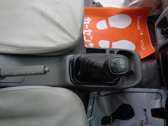 ミニキャブトラック Ｖタイプ　４ＷＤ　５速マニュアル　切替４ＷＤ　パワステ　ＦＭ／ＡＭ　修復歴無し（24枚目）