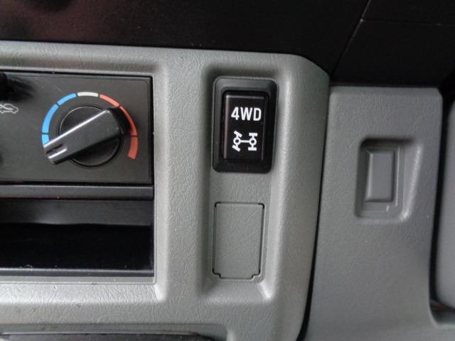 ミニキャブトラック Ｖタイプ　４ＷＤ　５速マニュアル　切替４ＷＤ　パワステ　ＦＭ／ＡＭ　修復歴無し（25枚目）