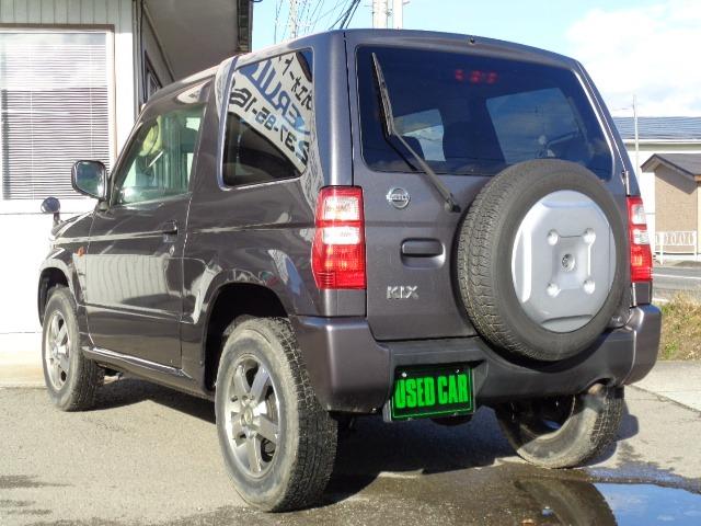 キックス ＲＸ　４ＷＤ　ターボ　切替４ＷＤ　キーレス　ＣＤ　ＦＭ／ＡＭ　ＥＴＣ　シートヒーター　電動格納ミラー　１５インチ純正アルミホイール　ＡＢＳ　運転席＆助手席エアバッグ　盗難防止装置（7枚目）