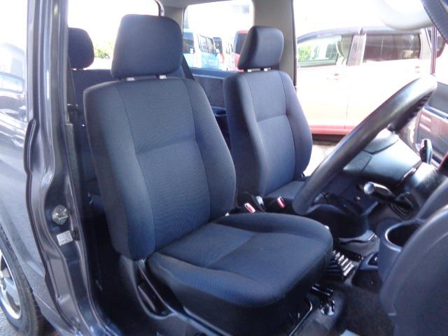 キックス ＲＸ　４ＷＤ　ターボ　切替４ＷＤ　キーレス　ＣＤ　ＦＭ／ＡＭ　ＥＴＣ　シートヒーター　電動格納ミラー　１５インチ純正アルミホイール　ＡＢＳ　運転席＆助手席エアバッグ　盗難防止装置（10枚目）