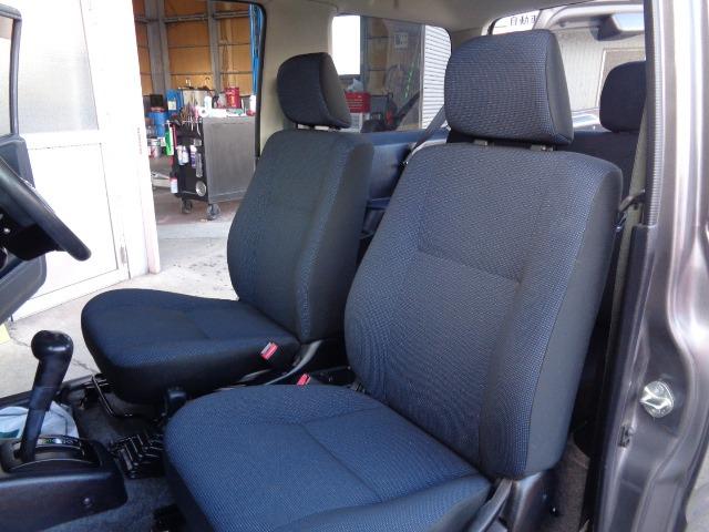 キックス ＲＸ　４ＷＤ　ターボ　切替４ＷＤ　キーレス　ＣＤ　ＦＭ／ＡＭ　ＥＴＣ　シートヒーター　電動格納ミラー　１５インチ純正アルミホイール　ＡＢＳ　運転席＆助手席エアバッグ　盗難防止装置（18枚目）