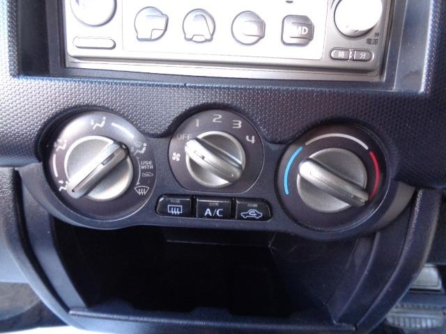 キックス ＲＸ　４ＷＤ　ターボ　切替４ＷＤ　キーレス　ＣＤ　ＦＭ／ＡＭ　ＥＴＣ　シートヒーター　電動格納ミラー　１５インチ純正アルミホイール　ＡＢＳ　運転席＆助手席エアバッグ　盗難防止装置（21枚目）