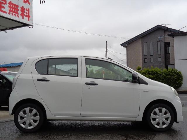 プレオプラス ＦＡ　４ＷＤ　エコアイドル　キーレス　ＣＤ　ＦＭ／ＡＭ　ＡＢＳ　純正ホイールキャップ　運転席＆助手席エアバッグ　盗難防止装置（4枚目）