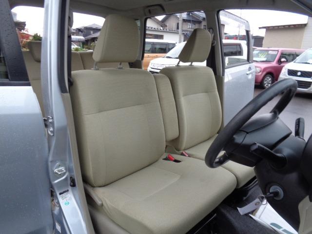 ムーヴ Ｌ　４ＷＤ　キーレス　エコアイドル　ＣＤ　ＦＭ／ＡＭ　電動格納ミラー　純正ホイールキャップ　ＡＢＳ　運転席＆助手席エアバッグ　盗難防止装置（10枚目）