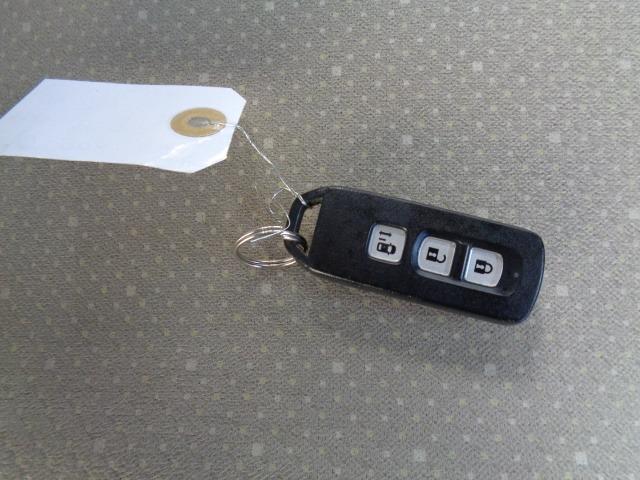 N-BOX G・Lパッケージ 4WD プッシュスタート ディスプレイオーディオ ワンセグ CD バックカメラ ステアリングスイッチ アイドリングストップ 左パワスラ 横滑り防止装置 電動格納ミラー 運転席&助手席エアバッグ 盗難防止装置(31枚目)