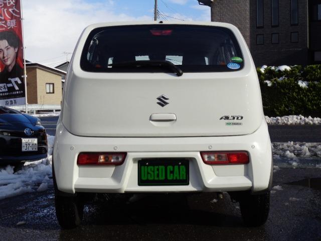 アルト Ｌ　４ＷＤ　キーレス　アイドリングストップ　ＣＤ　ＦＭ／ＡＭ　左右シートヒーター　レーダーブレーキ　車線逸脱警報装置　横滑り防止装置　後方コーナーセンサー　ＡＢＳ　運転席＆助手席エアバッグ　盗難防止装置（6枚目）