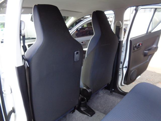 アルト Ｌ　４ＷＤ　キーレス　アイドリングストップ　ＣＤ　ＦＭ／ＡＭ　左右シートヒーター　レーダーブレーキ　車線逸脱警報装置　横滑り防止装置　後方コーナーセンサー　ＡＢＳ　運転席＆助手席エアバッグ　盗難防止装置（17枚目）