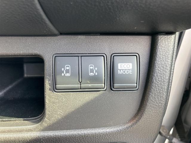 セレナ ハイウェイスター　４ＷＤ　ＥＴＣ　バックカメラ　ナビ　ＴＶ　オートクルーズコントロール　左電動スライドドア（右不良）　オートライト　スマートキー　アイドリングストップ　電動格納ミラー　３列シート　ＣＶＴ　アルミホイール（10枚目）