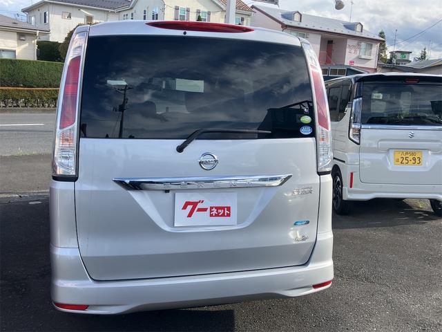 セレナ ハイウェイスター　４ＷＤ　ＥＴＣ　バックカメラ　ナビ　ＴＶ　オートクルーズコントロール　左電動スライドドア（右不良）　オートライト　スマートキー　アイドリングストップ　電動格納ミラー　３列シート　ＣＶＴ　アルミホイール（16枚目）