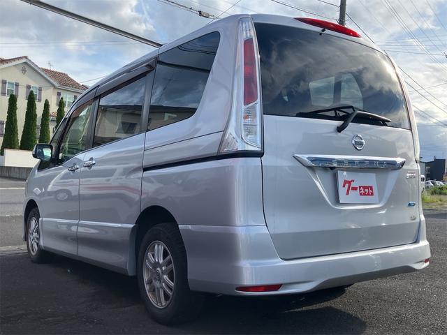 セレナ ハイウェイスター　４ＷＤ　ＥＴＣ　バックカメラ　ナビ　ＴＶ　オートクルーズコントロール　左電動スライドドア（右不良）　オートライト　スマートキー　アイドリングストップ　電動格納ミラー　３列シート　ＣＶＴ　アルミホイール（17枚目）