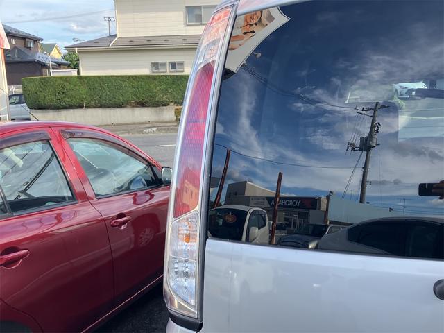 セレナ ハイウェイスター　４ＷＤ　ＥＴＣ　バックカメラ　ナビ　ＴＶ　オートクルーズコントロール　左電動スライドドア（右不良）　オートライト　スマートキー　アイドリングストップ　電動格納ミラー　３列シート　ＣＶＴ　アルミホイール（27枚目）