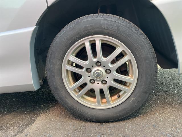 セレナ ハイウェイスター　４ＷＤ　ＥＴＣ　バックカメラ　ナビ　ＴＶ　オートクルーズコントロール　左電動スライドドア（右不良）　オートライト　スマートキー　アイドリングストップ　電動格納ミラー　３列シート　ＣＶＴ　アルミホイール（29枚目）