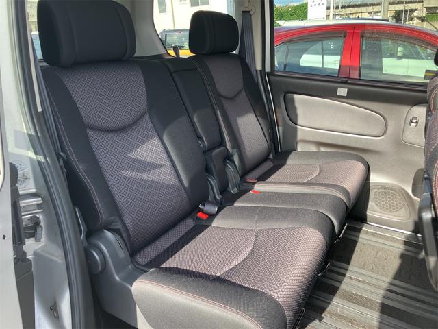 セレナ ハイウェイスター　４ＷＤ　ＥＴＣ　バックカメラ　ナビ　ＴＶ　オートクルーズコントロール　左電動スライドドア（右不良）　オートライト　スマートキー　アイドリングストップ　電動格納ミラー　３列シート　ＣＶＴ　アルミホイール（46枚目）