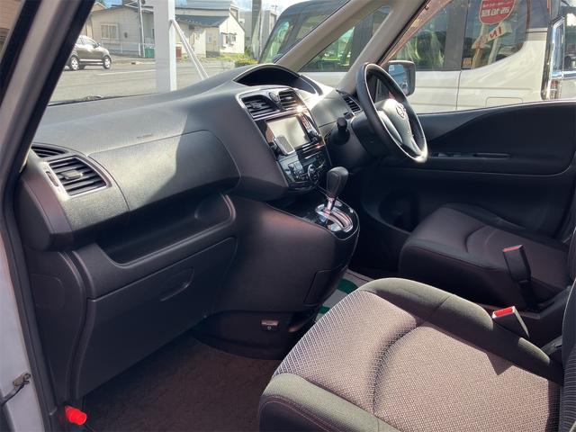 セレナ ハイウェイスター　４ＷＤ　ＥＴＣ　バックカメラ　ナビ　ＴＶ　オートクルーズコントロール　左電動スライドドア（右不良）　オートライト　スマートキー　アイドリングストップ　電動格納ミラー　３列シート　ＣＶＴ　アルミホイール（59枚目）