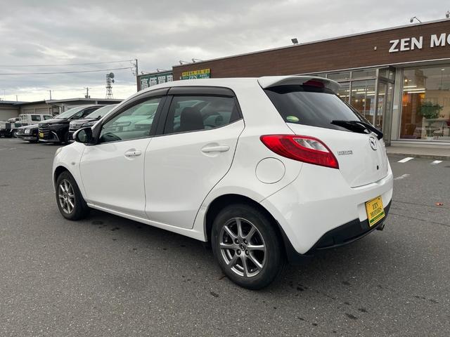 デミオ １３－スカイアクティブ　シューティングスター　ナビ　アルミ　バックカメラ（5枚目）