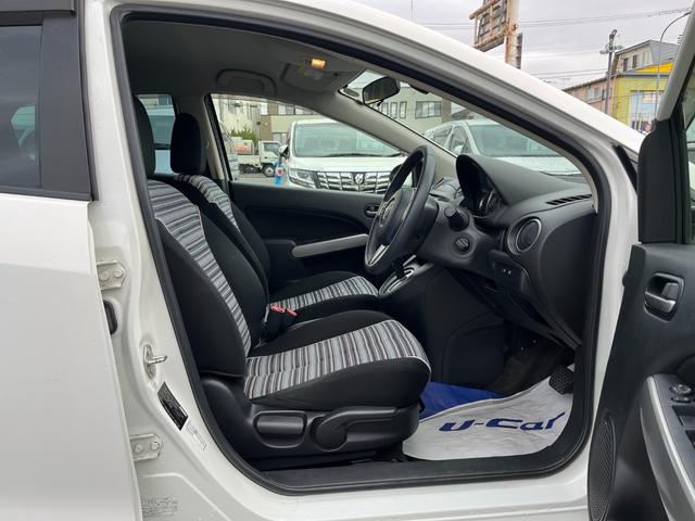 デミオ １３－スカイアクティブ　シューティングスター　ナビ　アルミ　バックカメラ（11枚目）