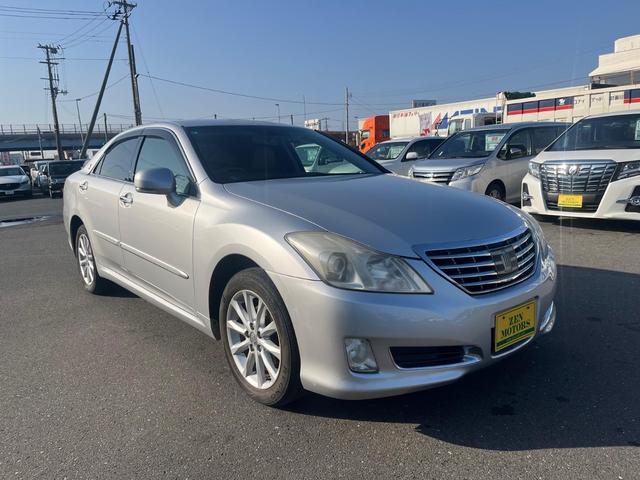 クラウン ３．０ロイヤルサルーンｉ－ＦｏｕｒアニバＥＤ　ナビ　アルミ　バックカメラ　クルーズ　　ＴＶ　ＣＤ（3枚目）