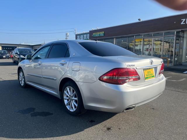 クラウン ３．０ロイヤルサルーンｉ－ＦｏｕｒアニバＥＤ　ナビ　アルミ　バックカメラ　クルーズ　　ＴＶ　ＣＤ（5枚目）